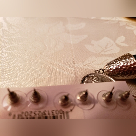 Women's Earrings 3 Pair, Blue w/Tassel 5" Long, Pearl Stud, Silver Studs NWT - Picture 4 of 8